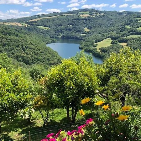 Auberge Du Lac Mandailles  Exteriör bild